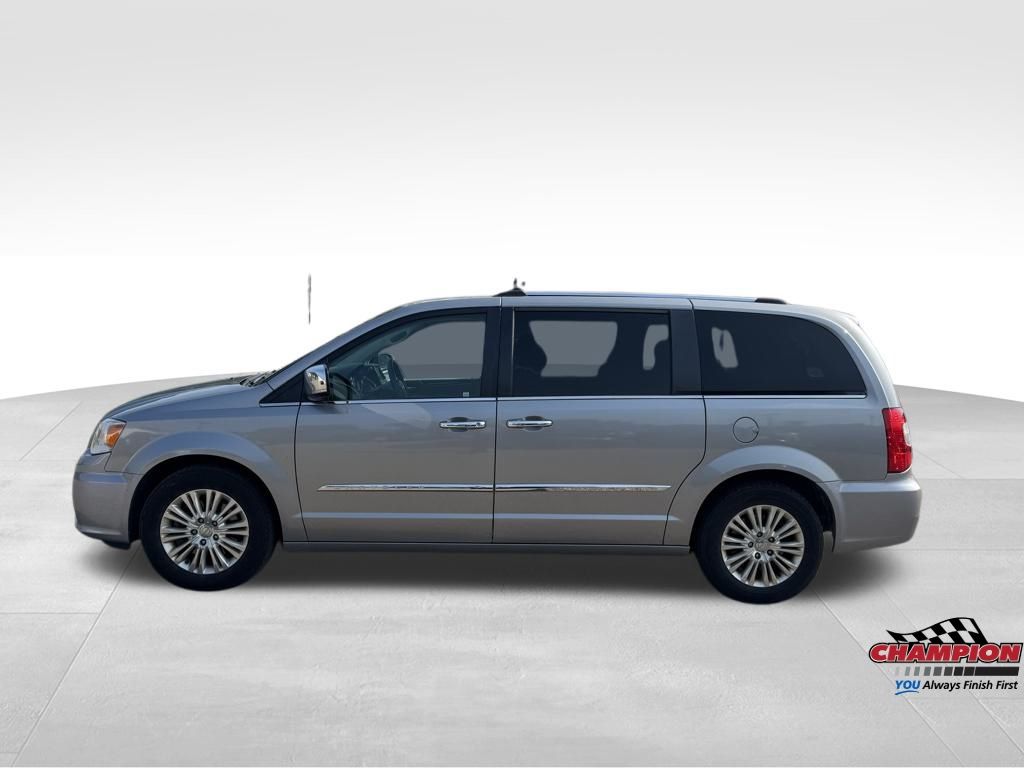 Used 2016 Chrysler Town & Country Limited with VIN 2C4RC1JG8GR247671 for sale in Lansing, MI
