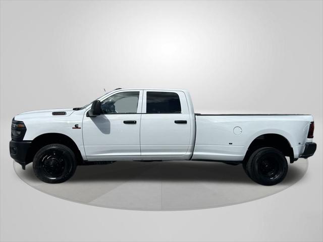 2025 Ram 3500 Tradesman photo 3