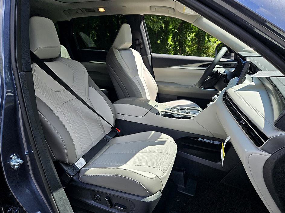 2026 Infiniti QX60 Luxe photo 14