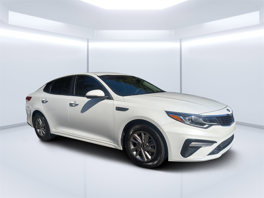 2020 Kia Optima LX's photo