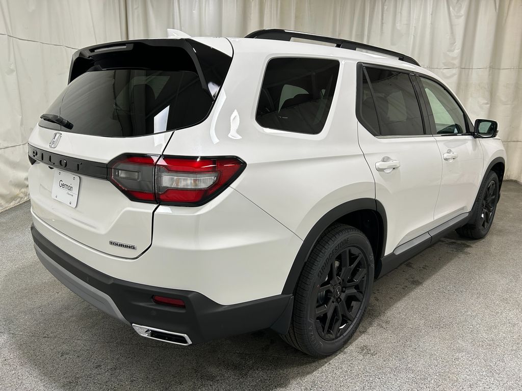 2025 Honda Pilot Touring photo 2