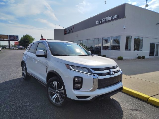 2025 Mitsubishi Outlander Sport ES's photo