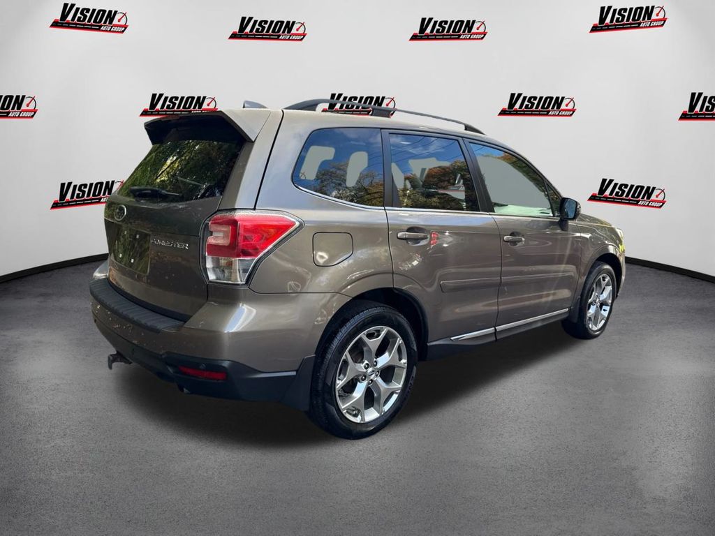 2018 Subaru Forester 2.5i Touring photo 4