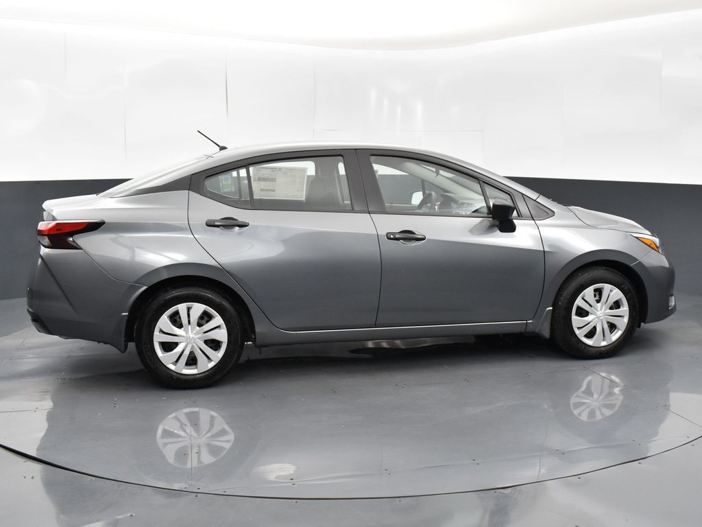 2025 Nissan Versa 1.6 S photo 7