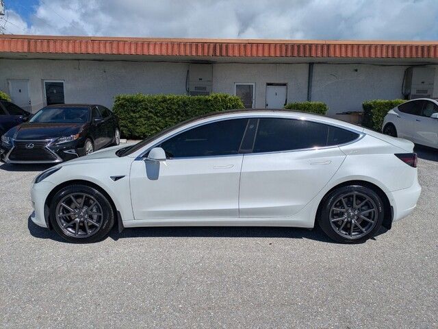 2019 Tesla Model 3 Long Range photo 3