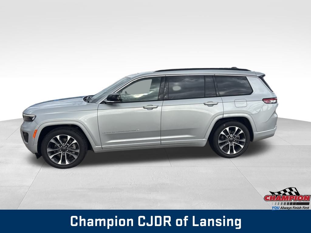 2024 Jeep Grand Cherokee Overland photo 3