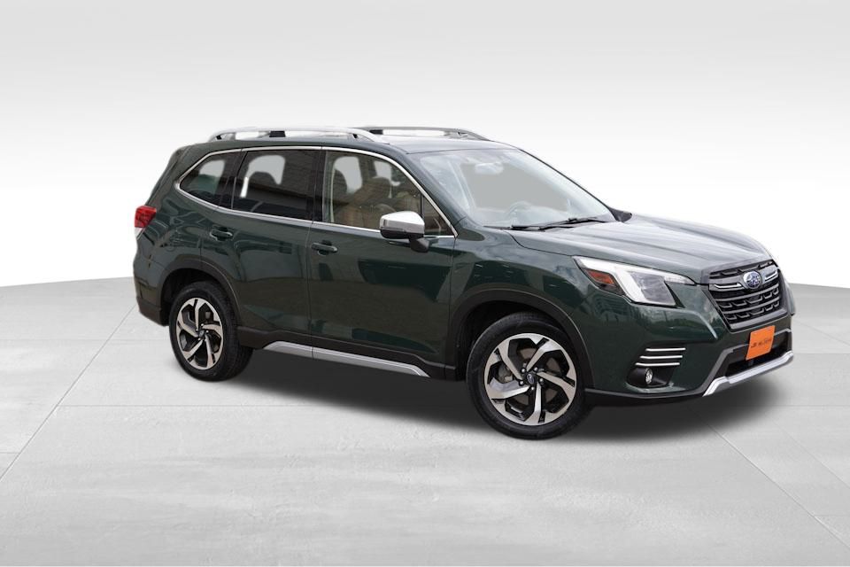 2022 Subaru Forester Touring photo 2