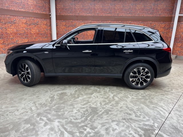2025 Mercedes Benz GLC 350e 4MATIC photo 2