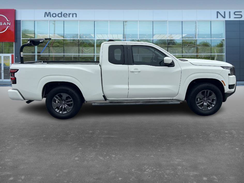 2025 Nissan Frontier SV photo 4