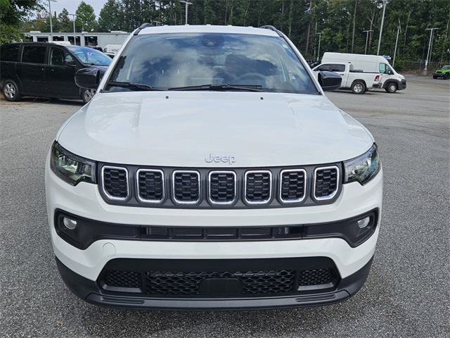 2025 Jeep Compass Latitude photo 2