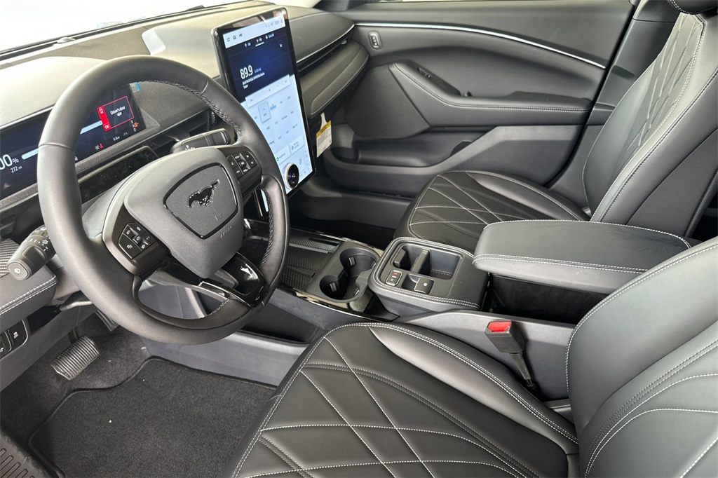 2025 Ford Mustang Mach-E Select photo 10