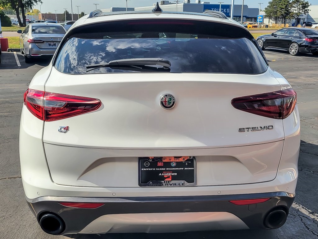 2022 Alfa Romeo Stelvio Ti photo 4