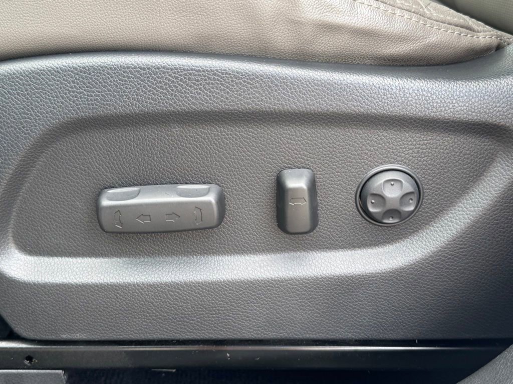 2017 Hyundai Santa Fe SE photo 9