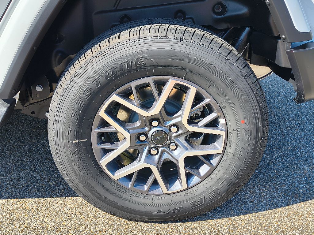 2025 Jeep Wrangler Sahara photo 3