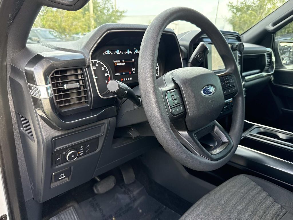 2022 Ford F-150 XL photo 19