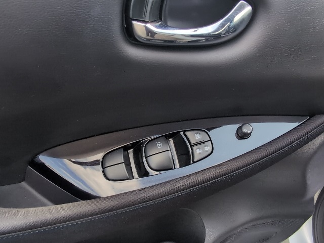 2019 Nissan Leaf SV Plus photo 16