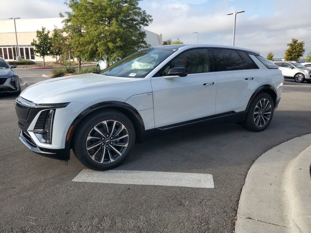 2026 Cadillac Lyriq Sport photo 4