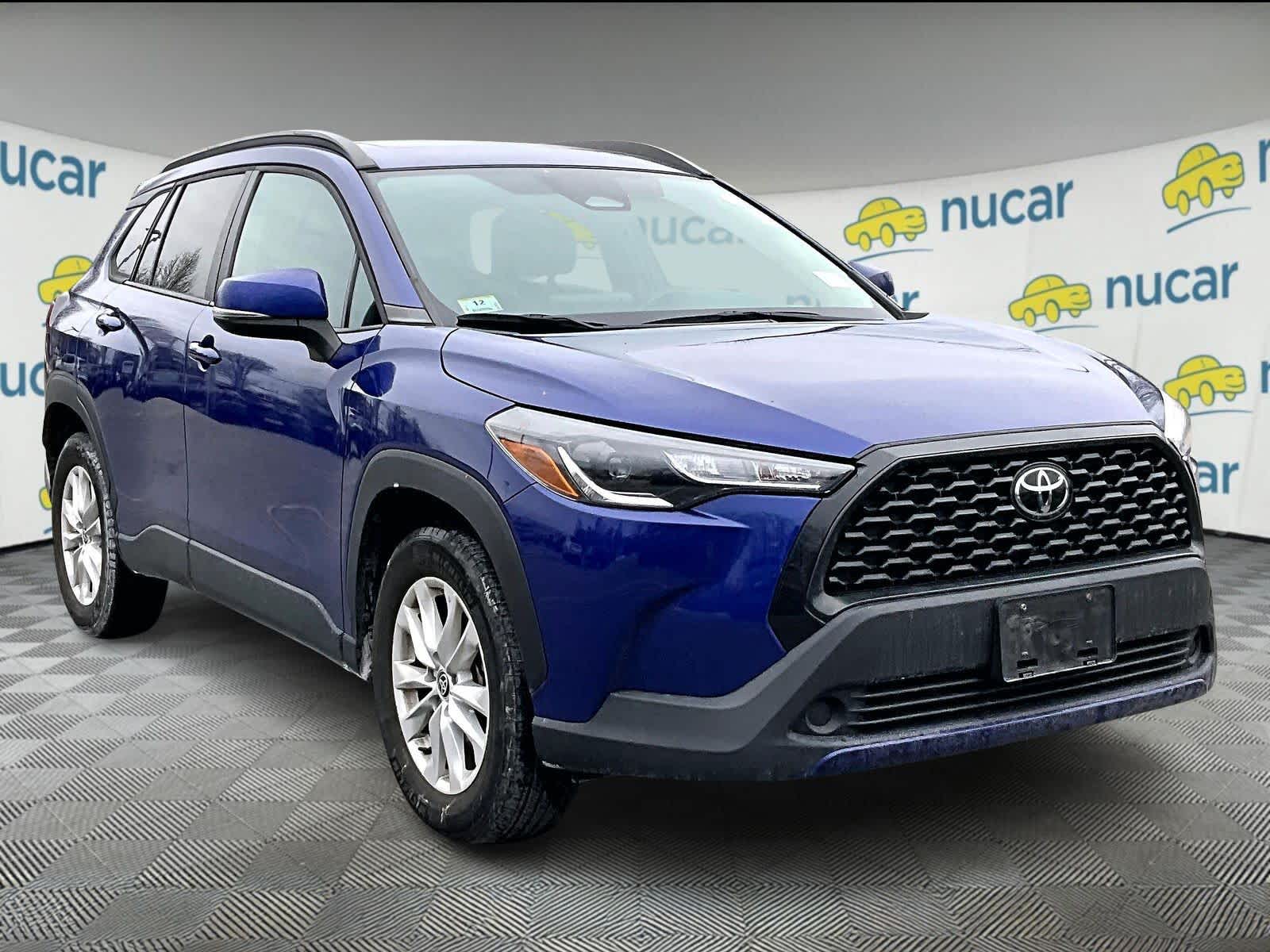 2023 Toyota Corolla Cross LE's photo