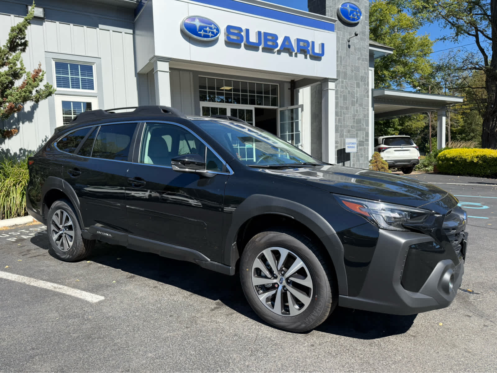 2025 Subaru Outback Premium photo 3