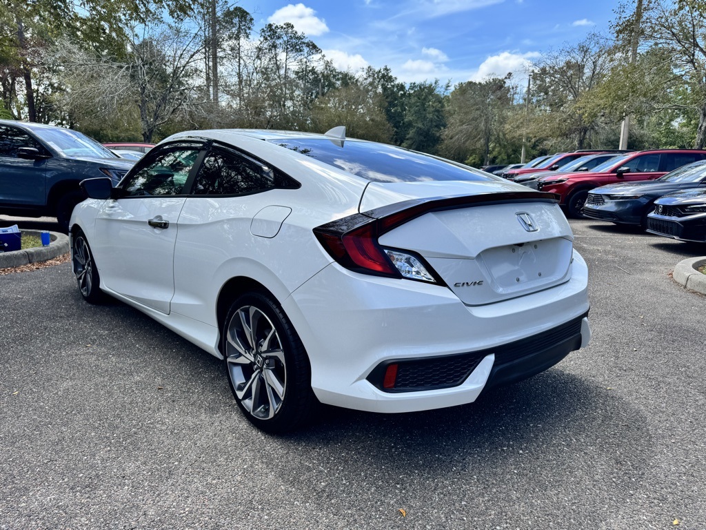 2019 Honda Civic Touring photo 4