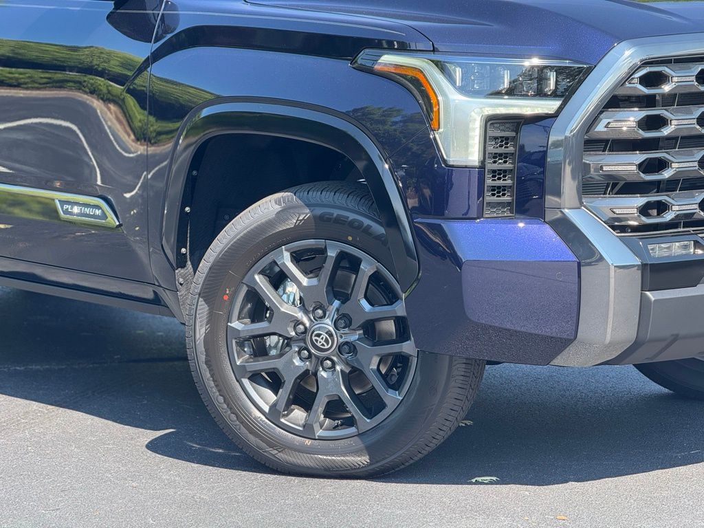 2025 Toyota Tundra Platinum CrewMax photo 3