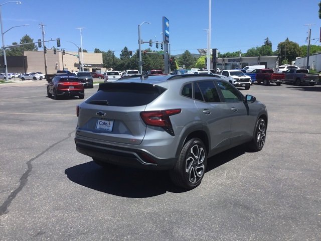 2025 Chevrolet Trax photo 3