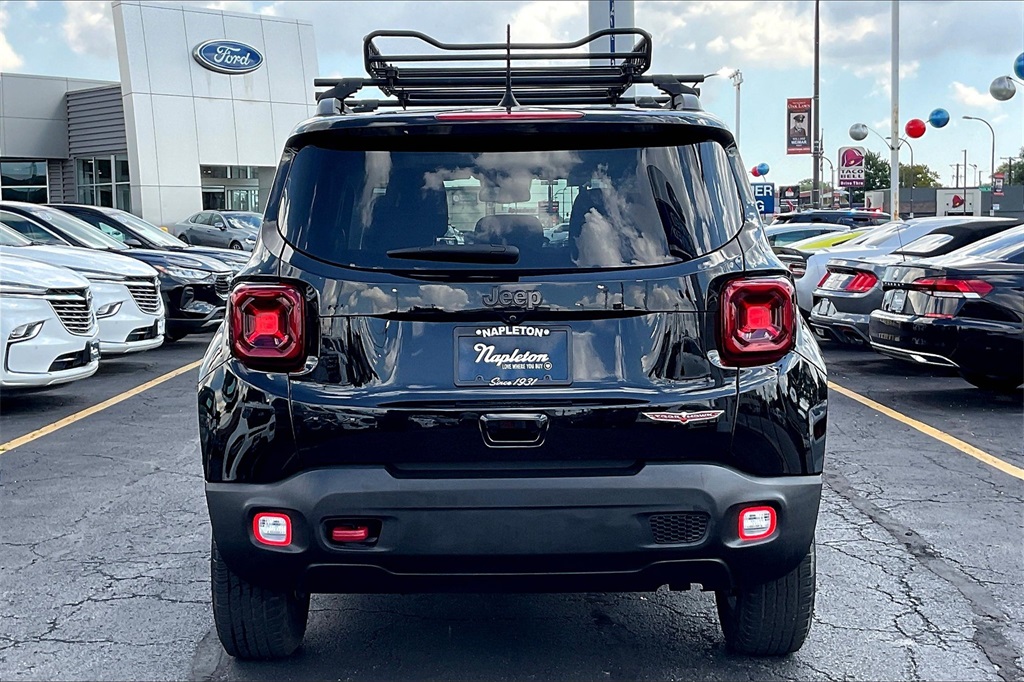 2023 Jeep Renegade Trailhawk photo 3