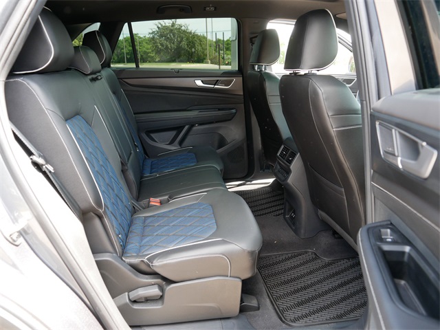 2024 Volkswagen Atlas Cross Sport SEL Premium R-Line photo 19