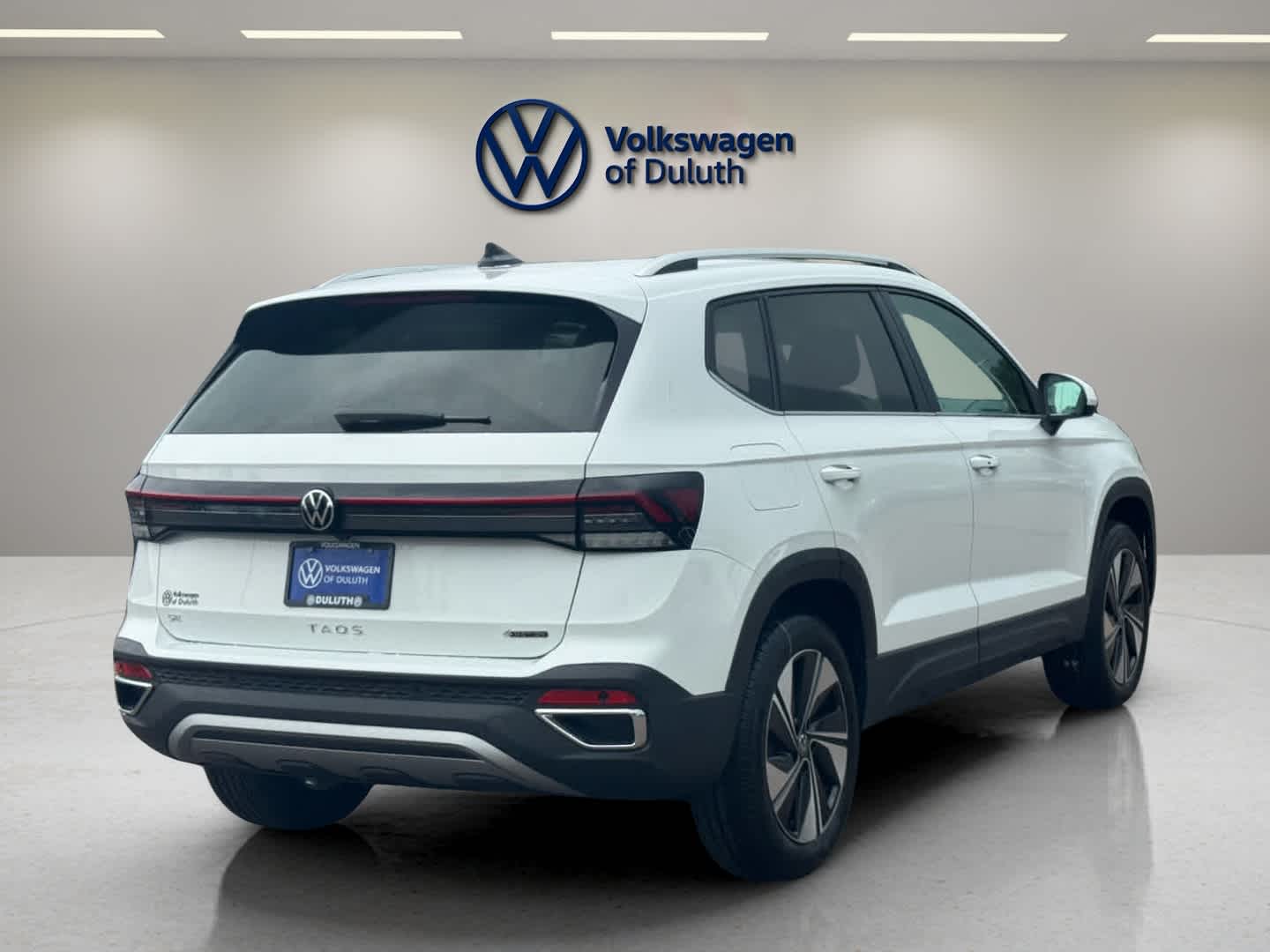 2025 Volkswagen Taos SE photo 4