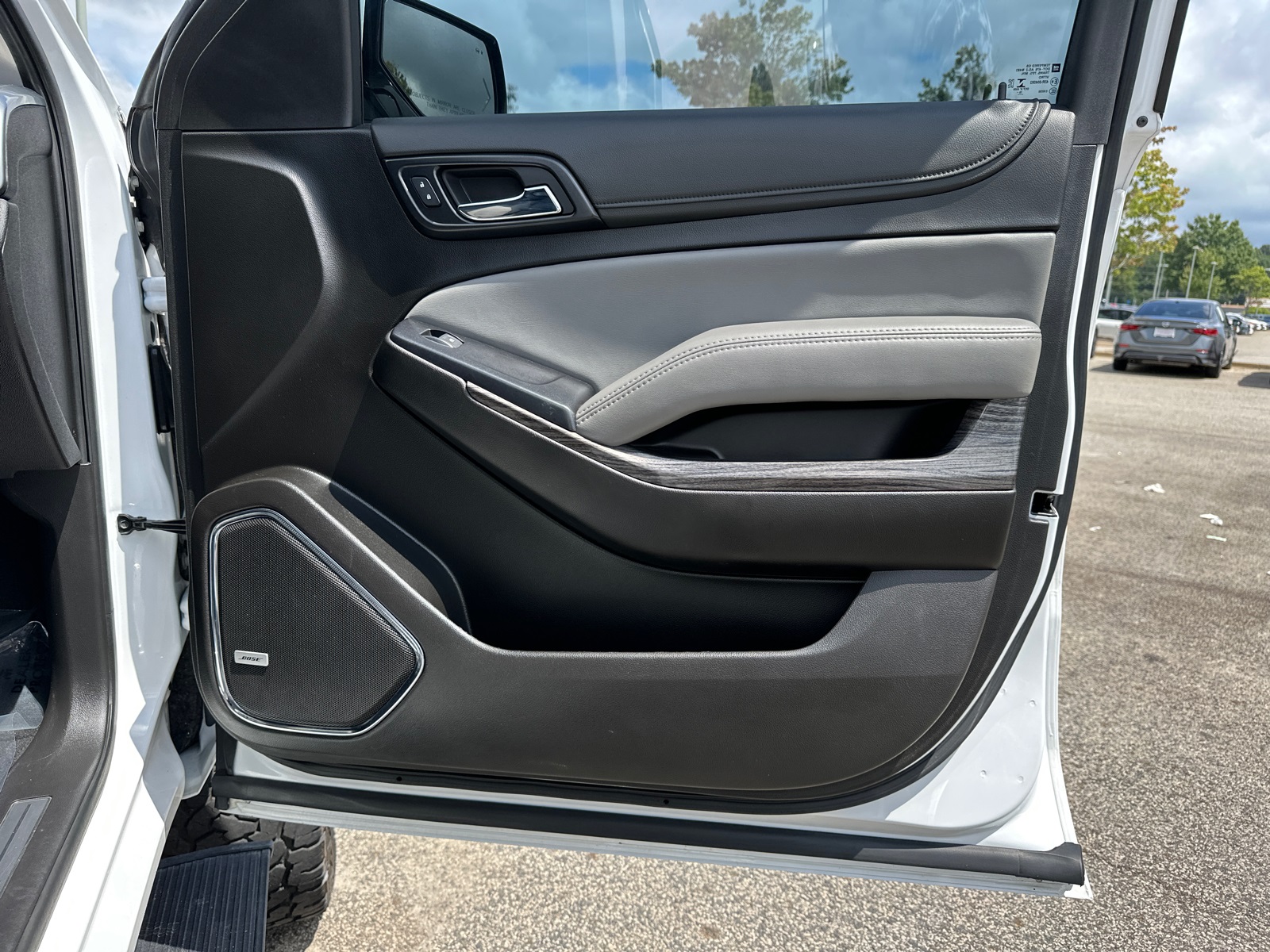 2019 Chevrolet Tahoe LT photo 14