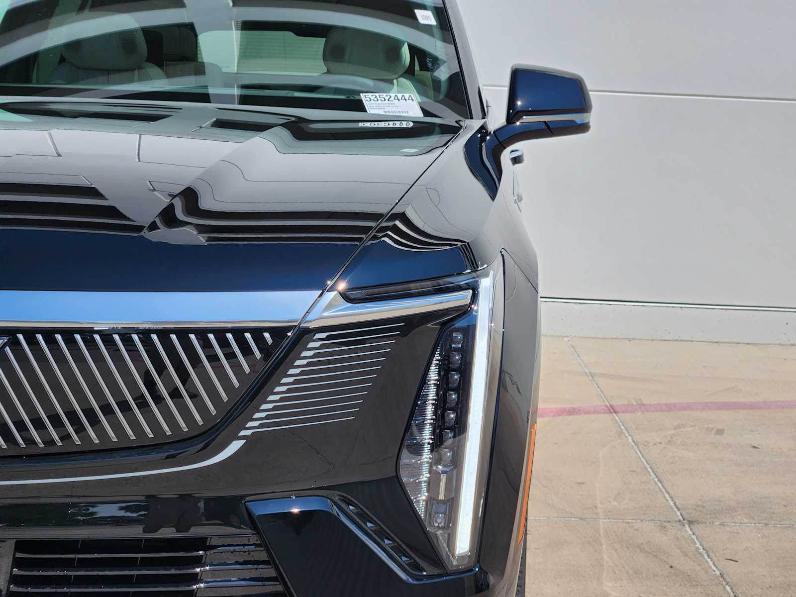 2025 Cadillac Escalade IQ Luxury photo 5