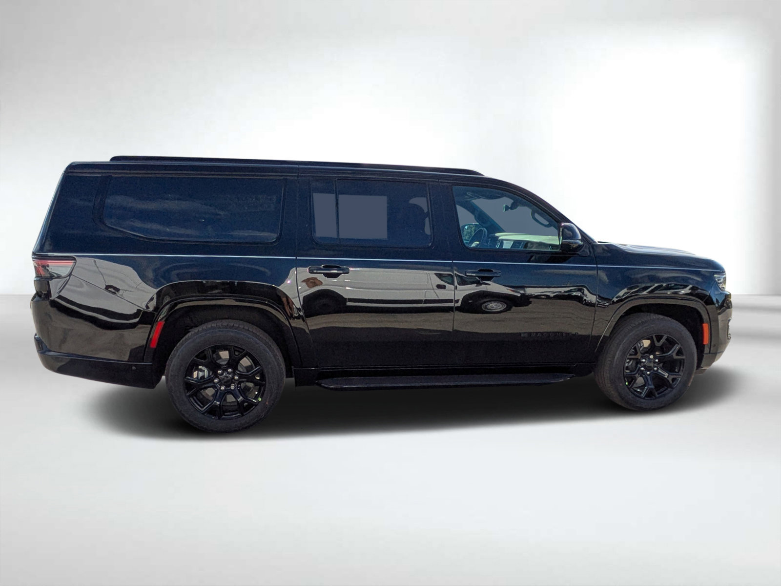 2025 Jeep Wagoneer L Series II photo 2