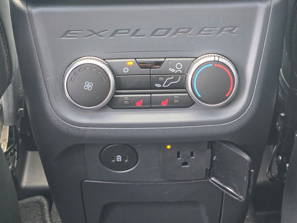 2025 Ford Explorer ST photo 18