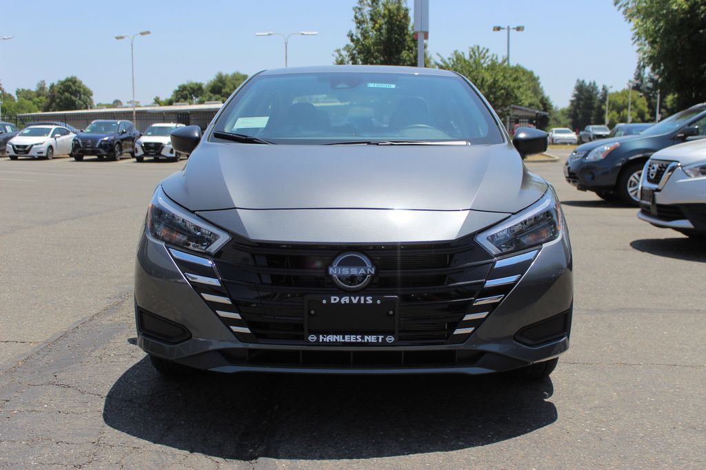 2025 Nissan Versa 1.6 S photo 3