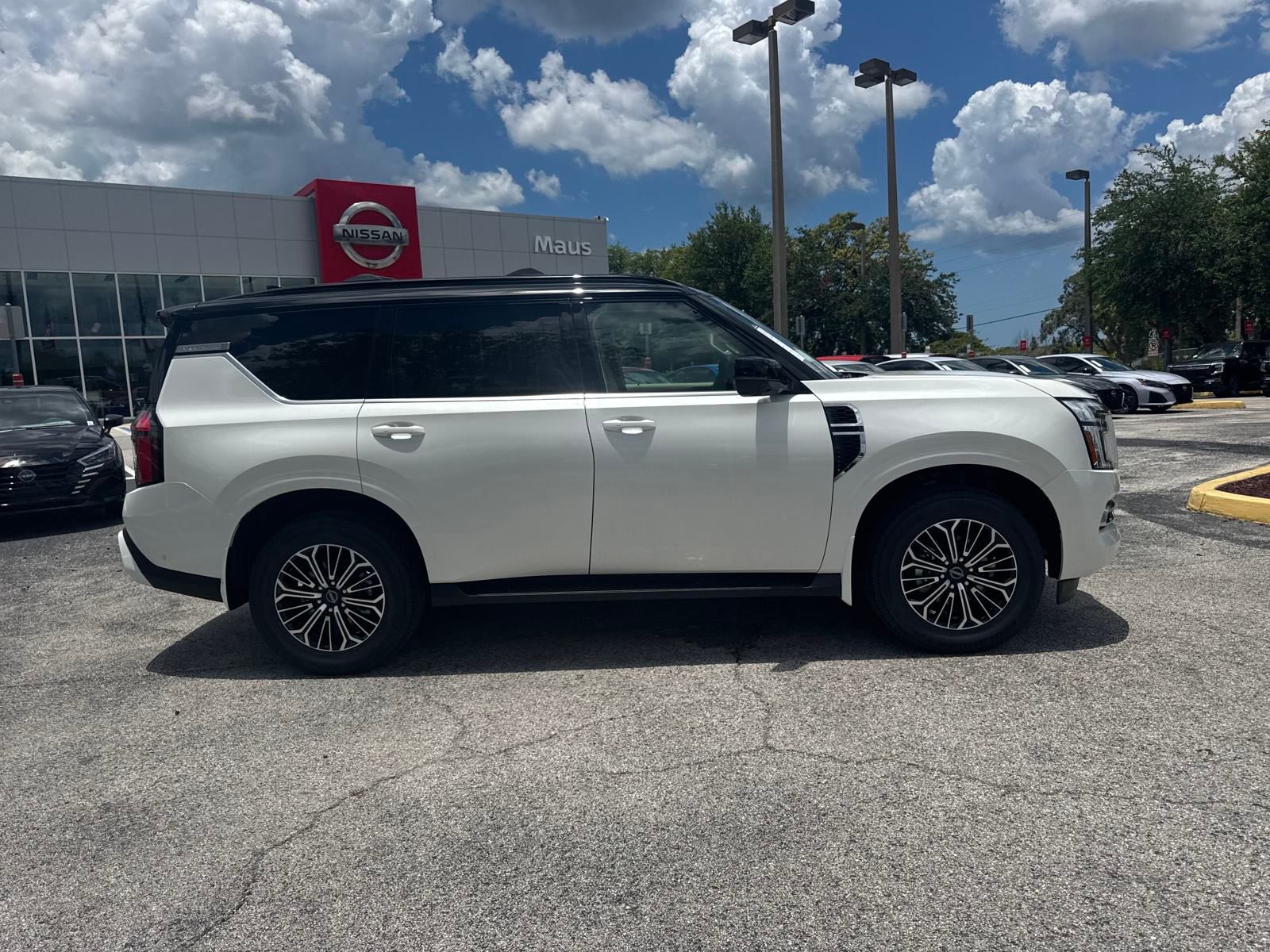 2025 Nissan Armada Platinum photo 4