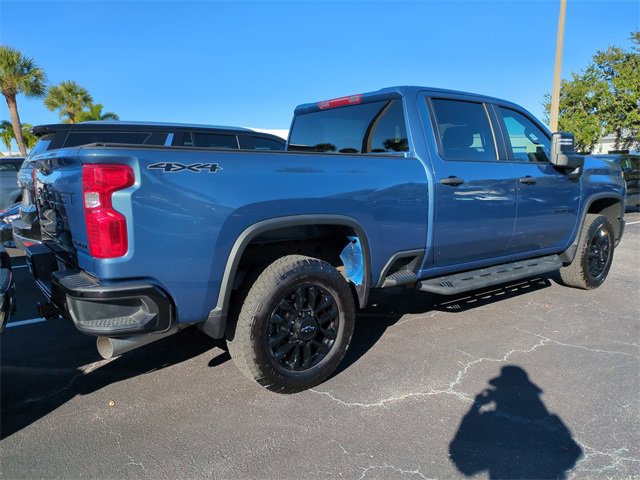 2025 Chevrolet Silverado 2500HD Custom photo 2