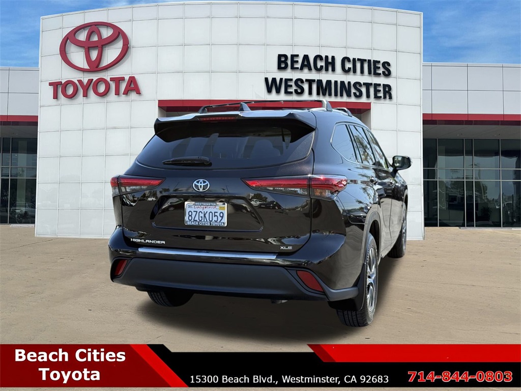 2022 Toyota Highlander XLE photo 9