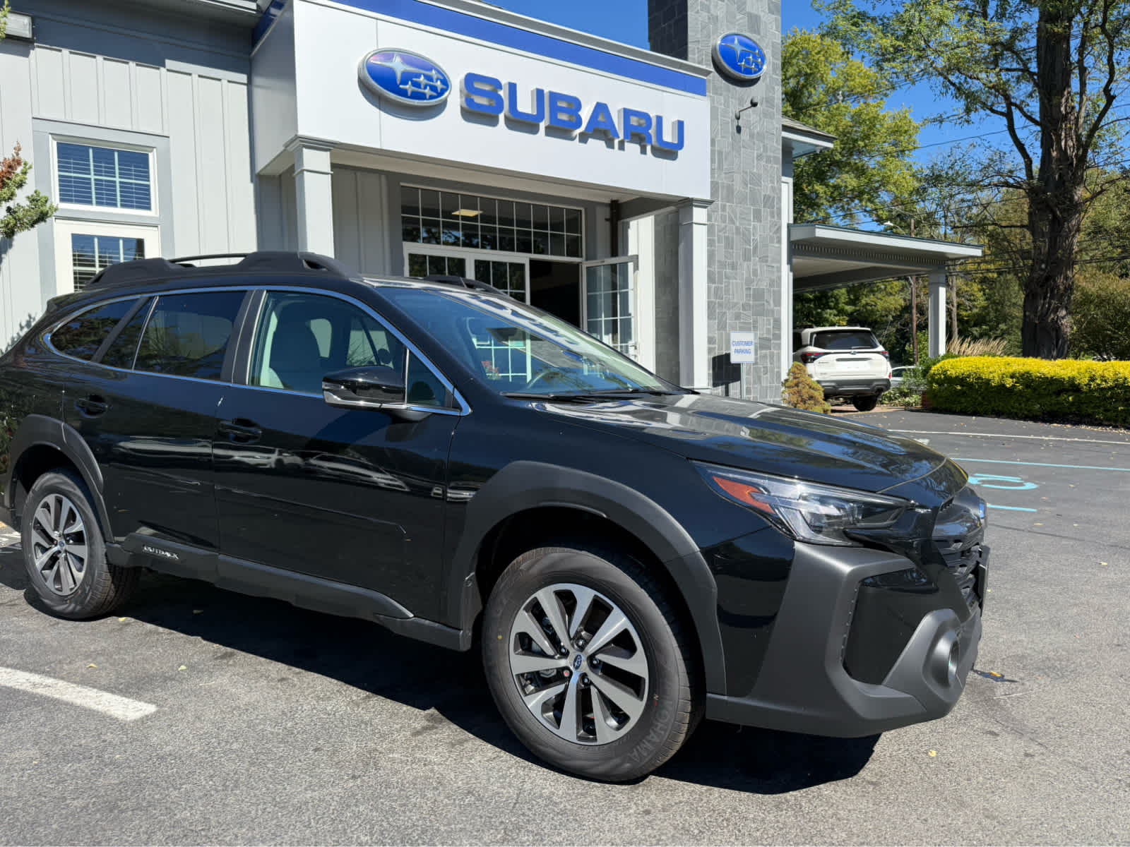 2025 Subaru Outback Premium photo 2