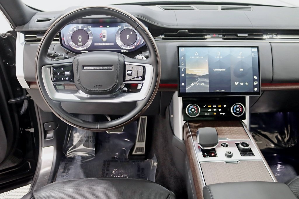 2023 Land Rover Range Rover SE photo 13