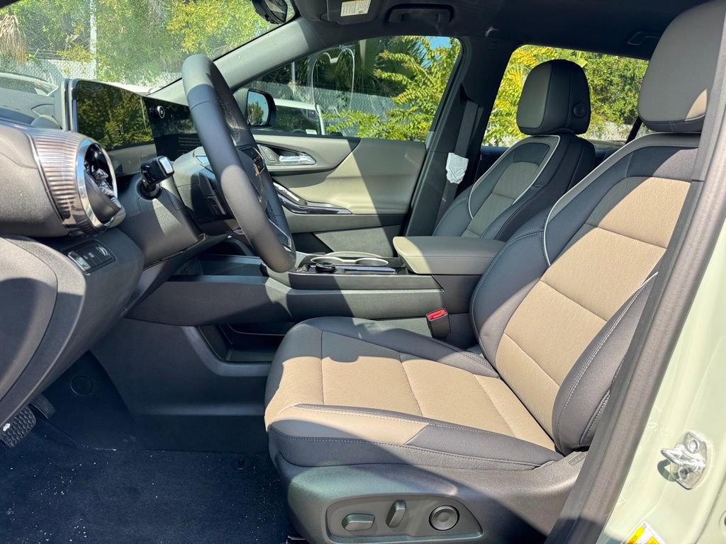 2026 Chevrolet Equinox LT photo 11