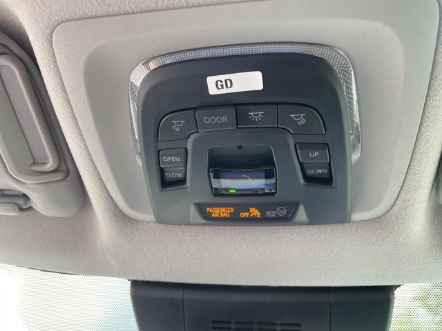 2025 Toyota Corolla Cross XLE photo 26