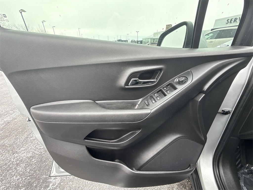 2020 CHEVROLET TRAX - Image 12