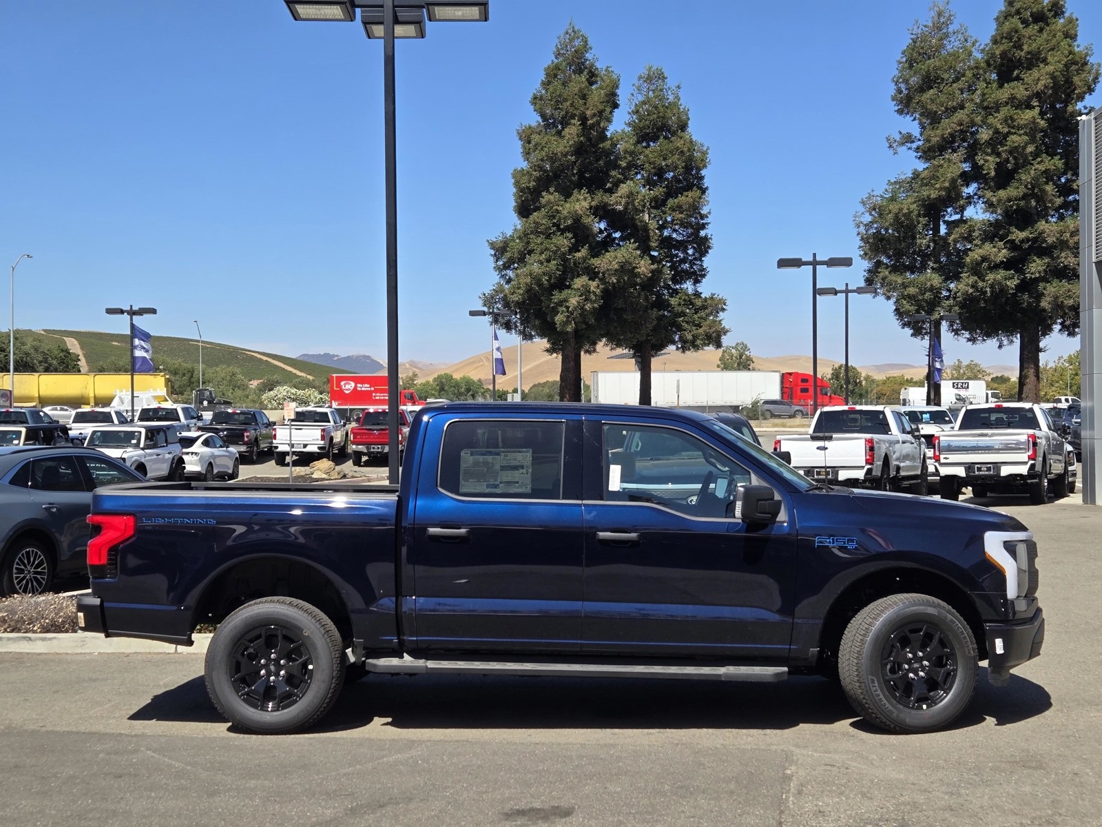 2025 Ford F-150 Lightning XLT photo 3