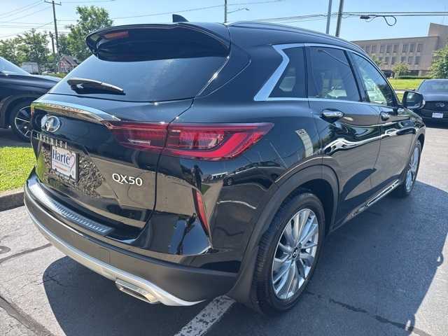 2025 Infiniti QX50 Luxe AWD photo 2