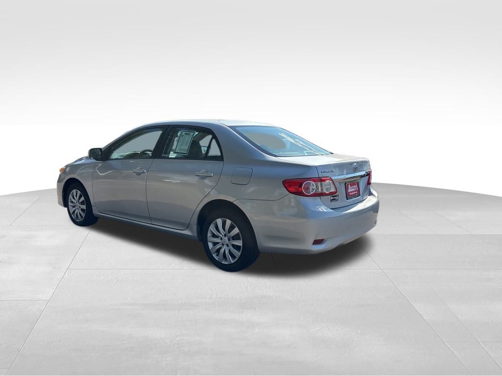 2012 Toyota Corolla LE photo 4
