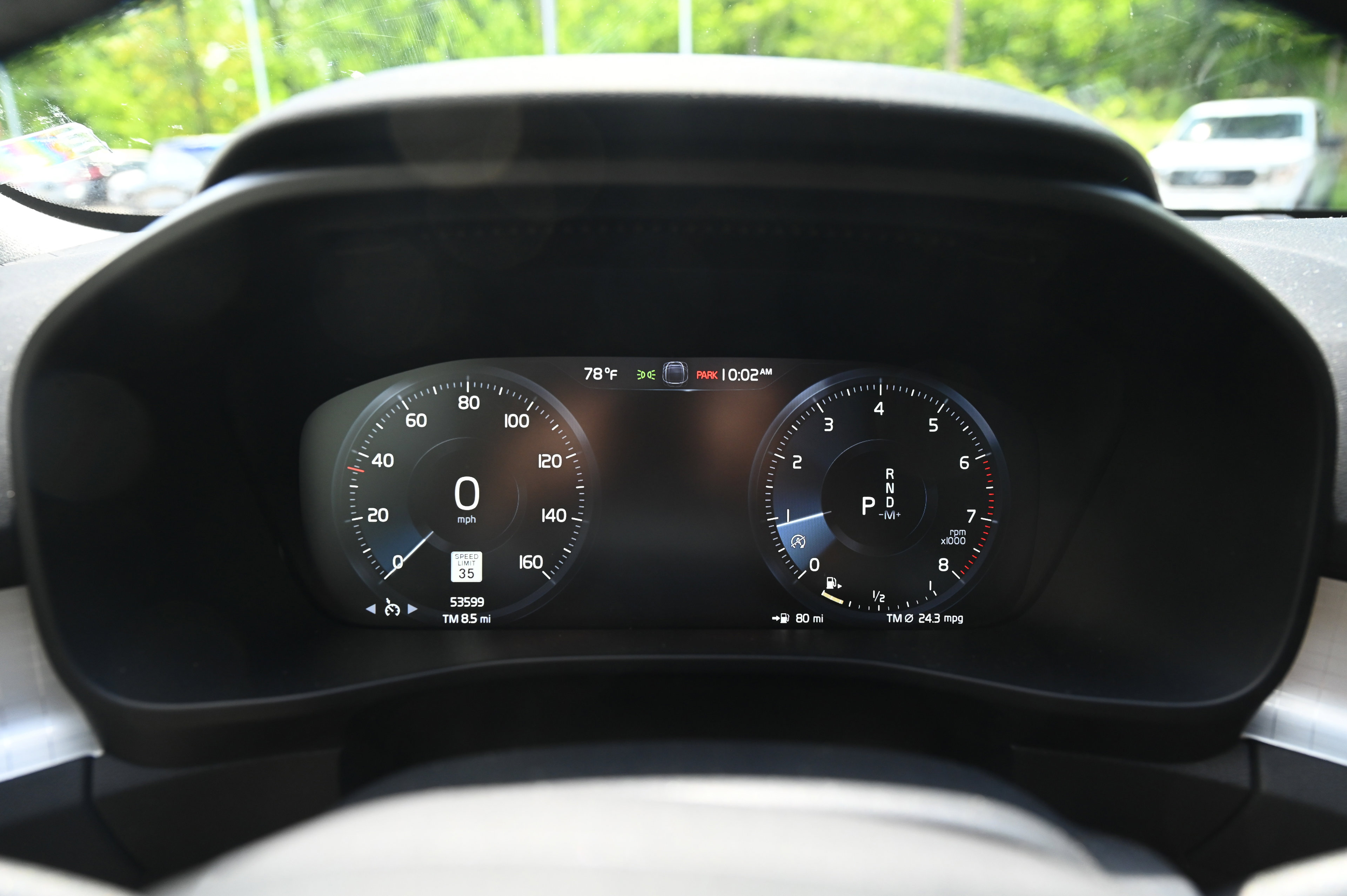 2022 Volvo XC40 Momentum photo 12