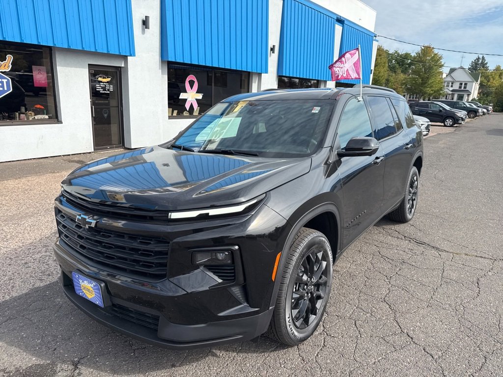 2026 Chevrolet Traverse photo 2