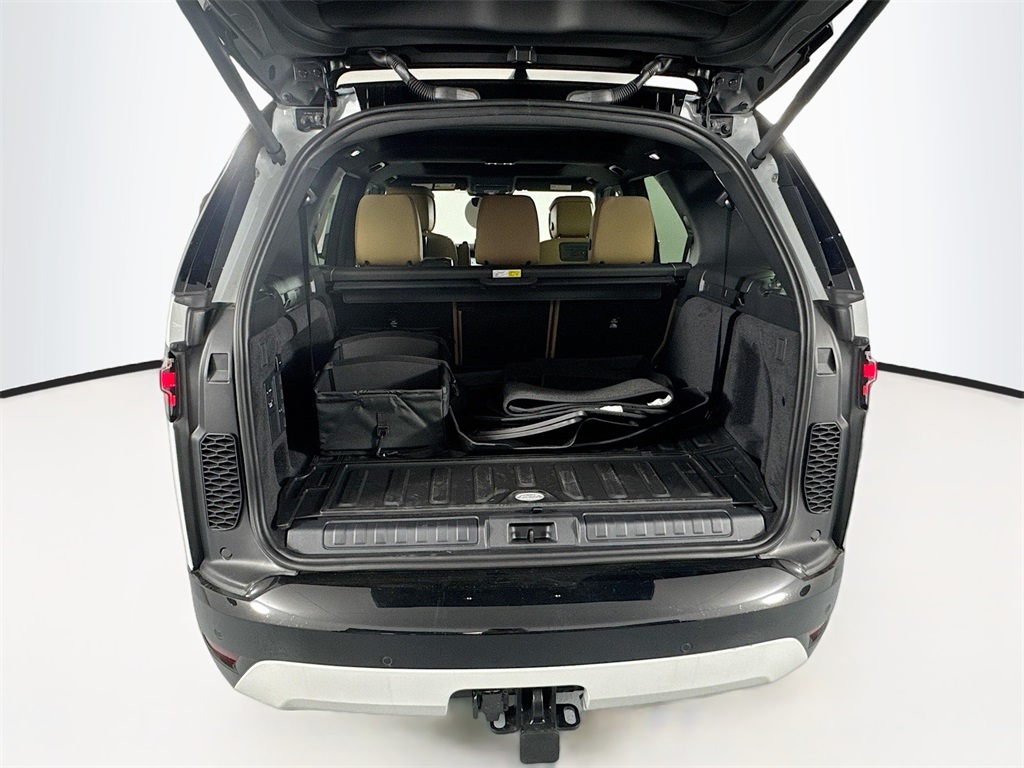 2025 Land Rover Discovery SE photo 25