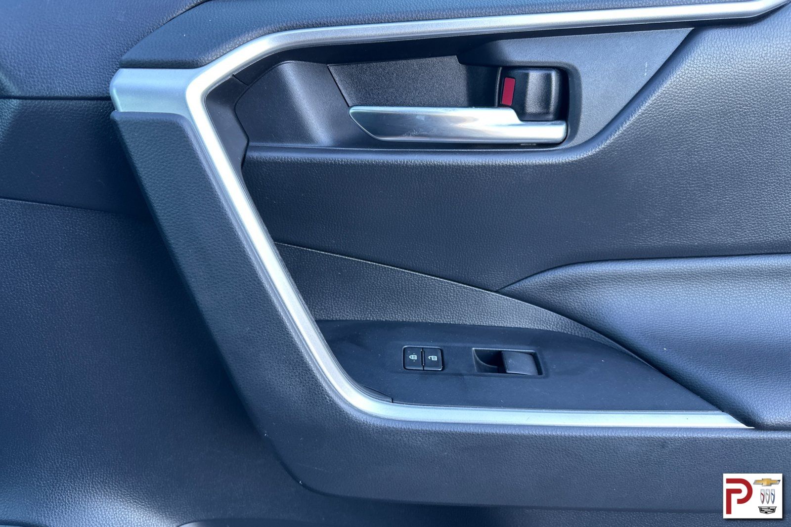 2020 Toyota RAV4 Hybrid XLE photo 19