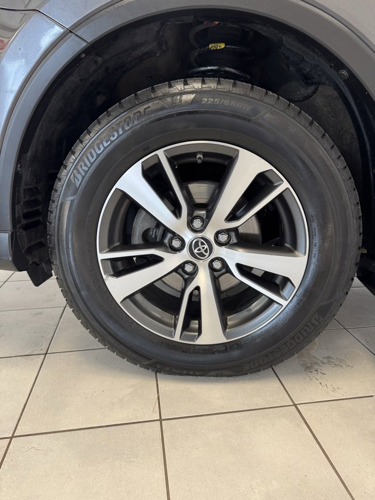 2016 Toyota RAV4 XLE photo 21